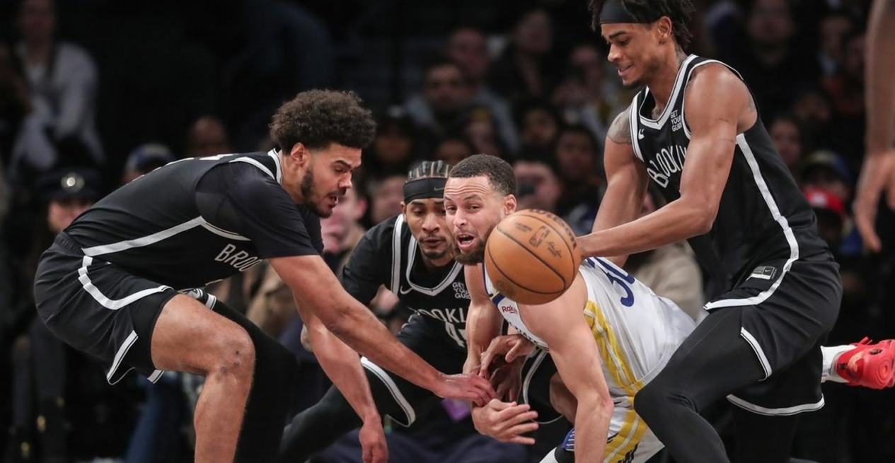 九游体育-库里在雄鹿比赛中战术调整，连败引发热议！的简单介绍